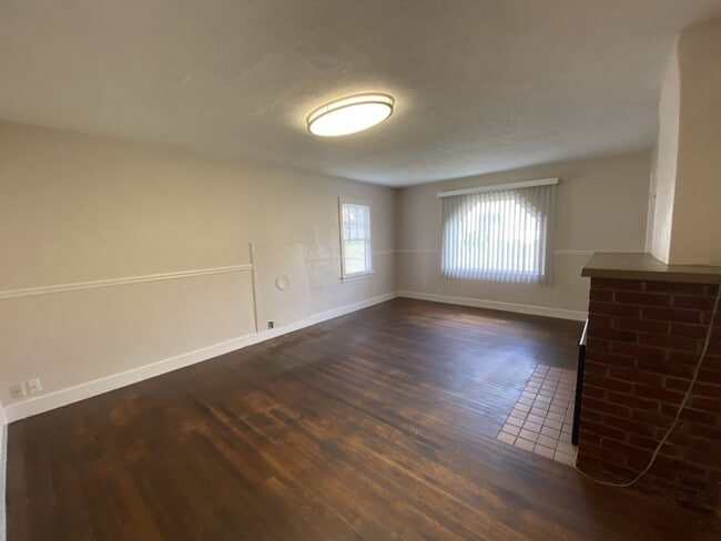 Building Photo - Cozy Chehalis home