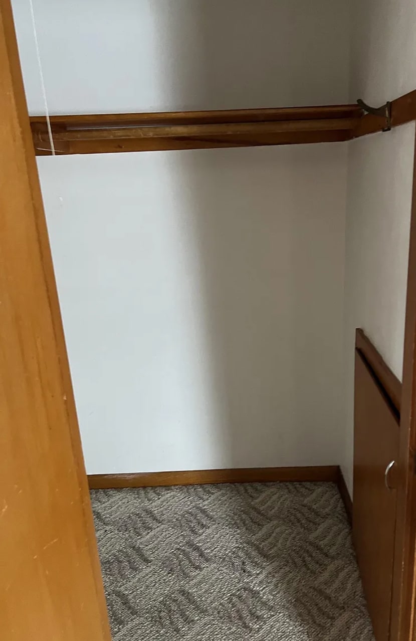 Closet - 1617 A Ave NE