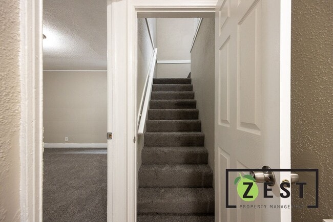 Building Photo - MOVE IN READY! OPEN HOUSE THURSDAY JUNE 26...