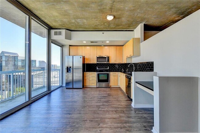 Building Photo - 3324 Peachtree Rd