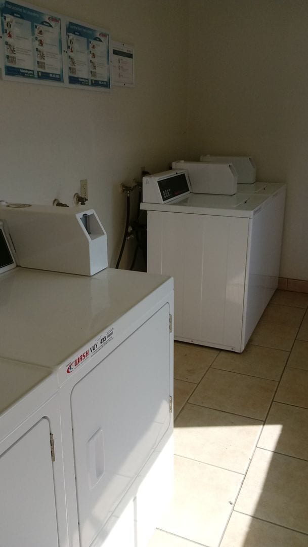 Building Photo - 1 BR Loft Available now