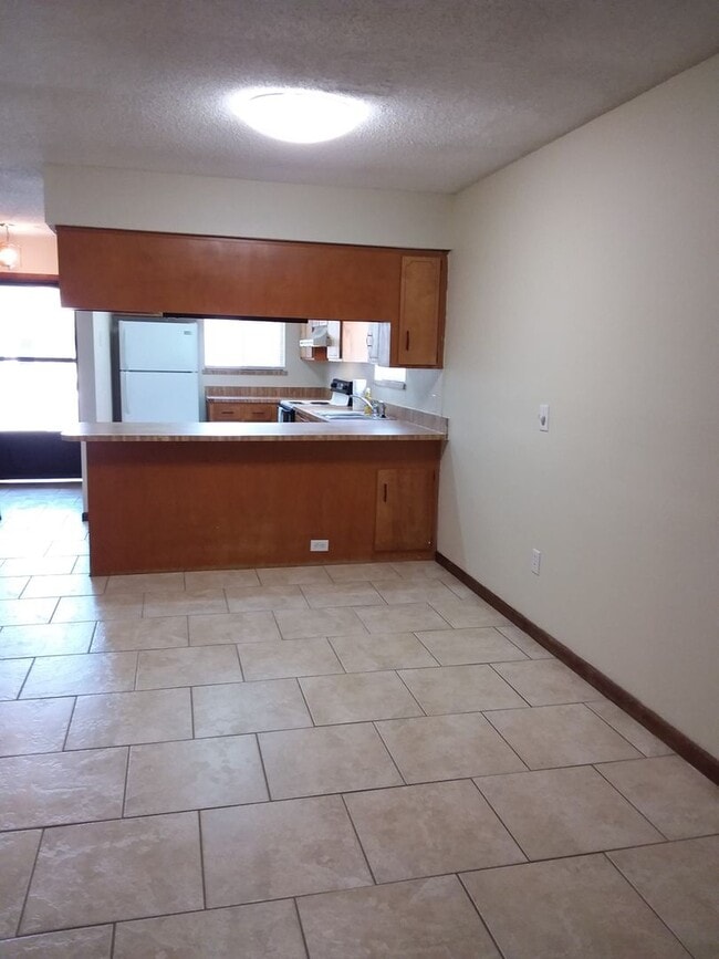 Building Photo - Mandarin - 2/2.5 townhome