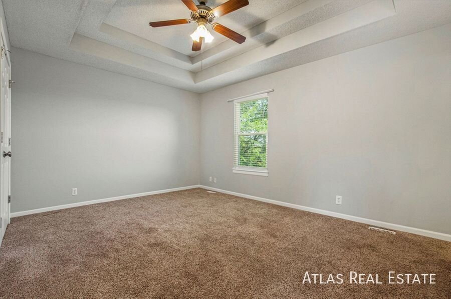 Building Photo - 1508 NW Nolan Dr