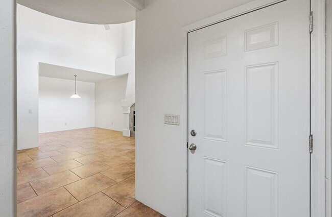Building Photo - 630 Harvill Dr