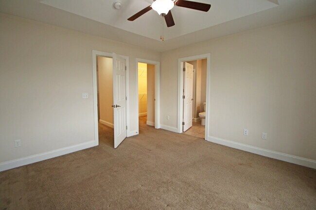 Building Photo - Stunning 3 Bed Rental with Deck & Pond View!