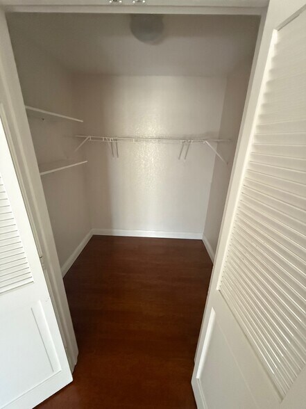 Building Photo - 1409 Santa Margarita St