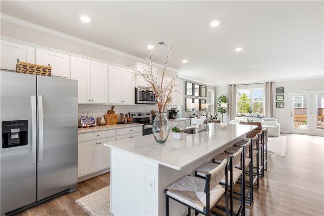 Building Photo - 3642 S Fulton Ave