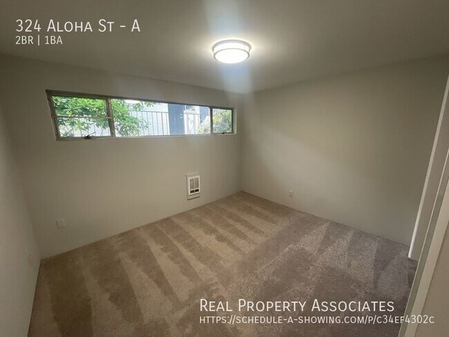 Building Photo - 324 Aloha St