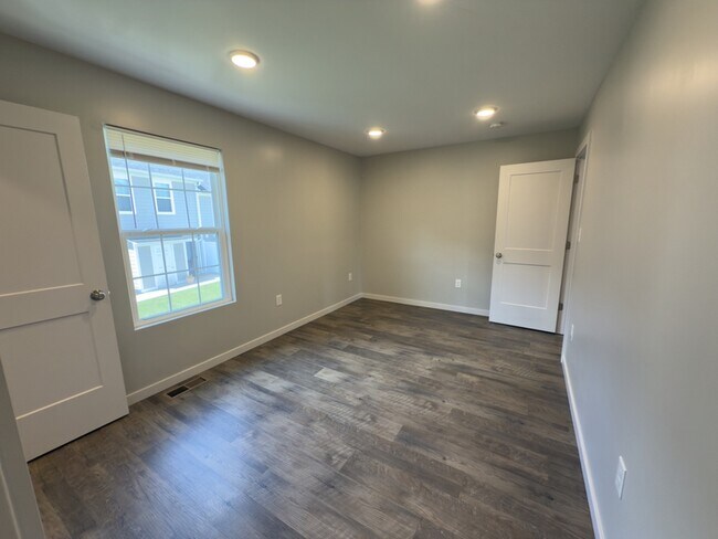 Building Photo - 209 Terrace Dr