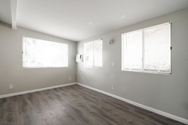 Building Photo - Attached garage!