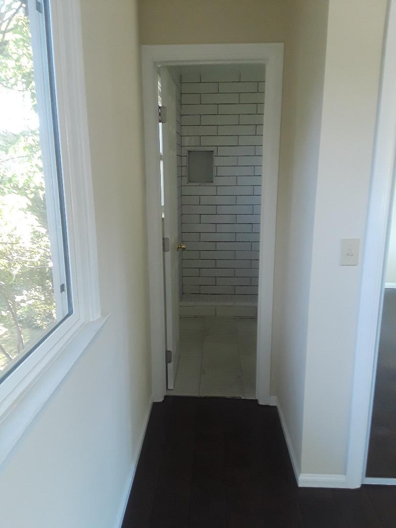 Building Photo - 599 N Oakland Ave