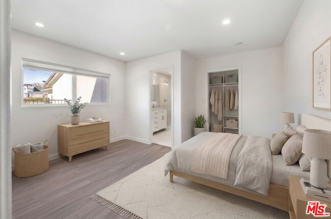 Building Photo - 17141 Sherman Way