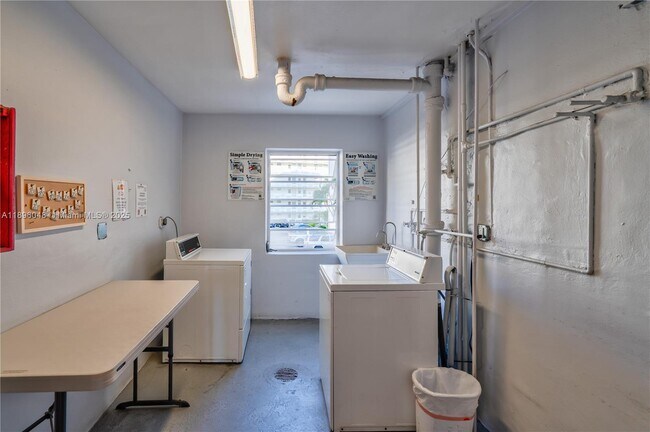 Building Photo - 3020 Marcos Dr