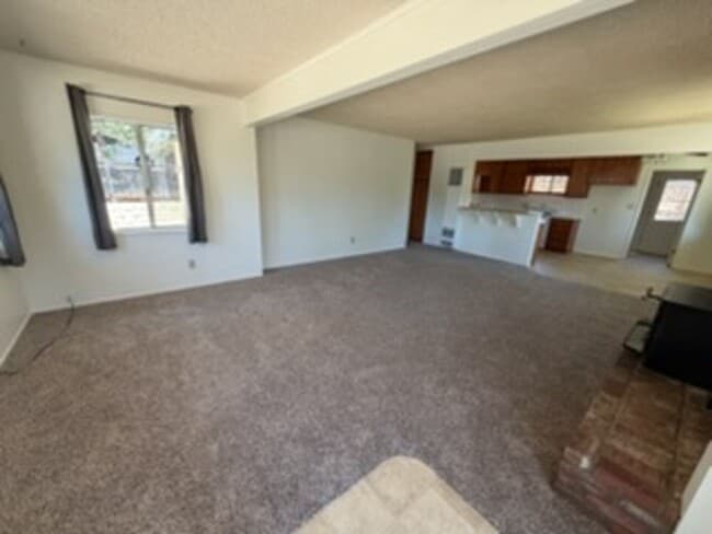 Building Photo - 6641 Ivins Dr