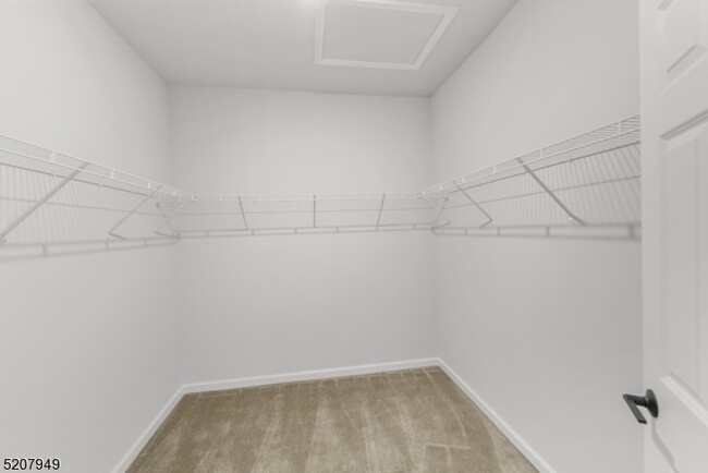 Building Photo - 8 Jessica Ln