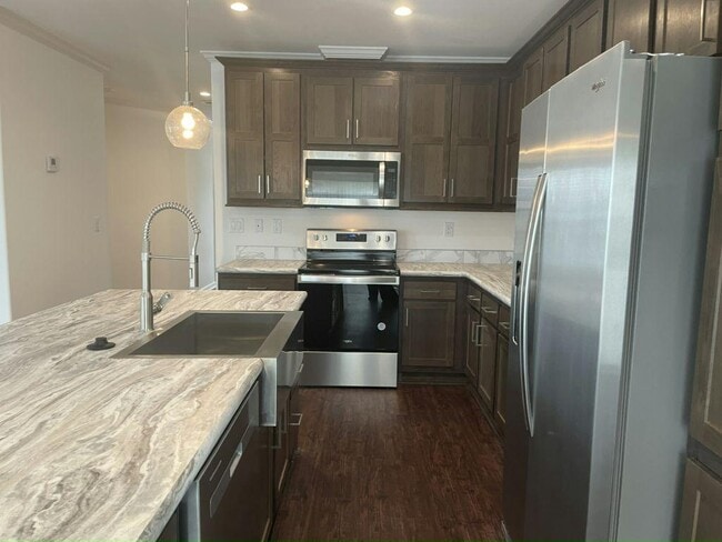 Building Photo - 6911 42nd Trail N
