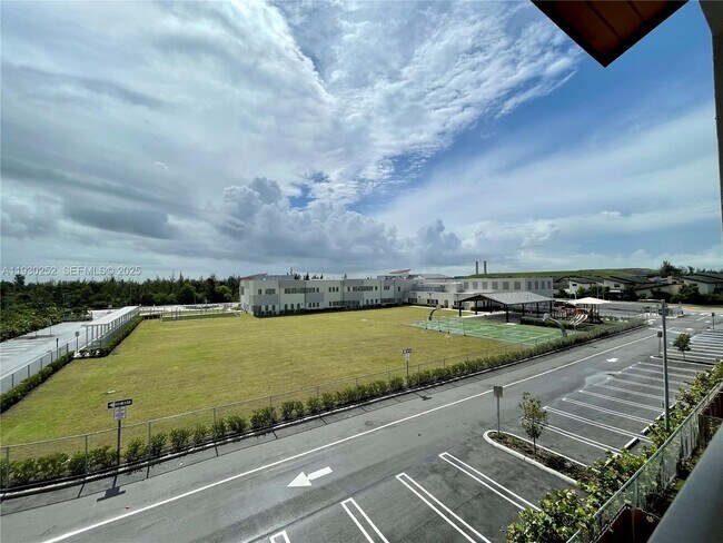 Building Photo - 7825 NW 104th Ave