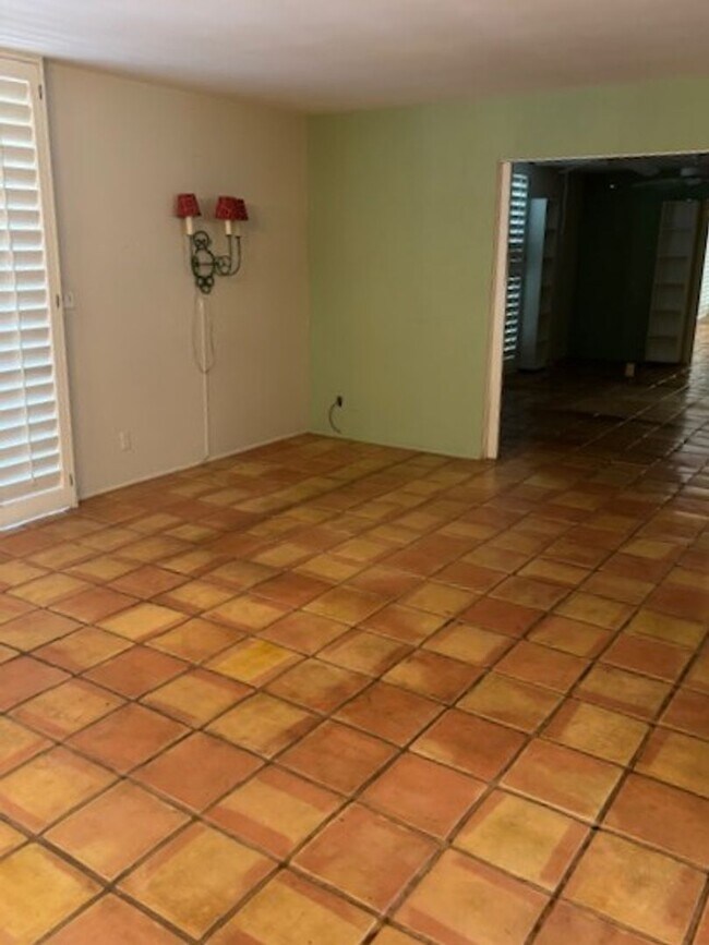 Building Photo - Chalet Palms in Rancho Mirage