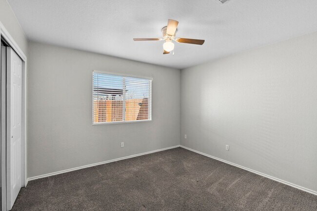 Building Photo - 164 Pearl Lake Dr
