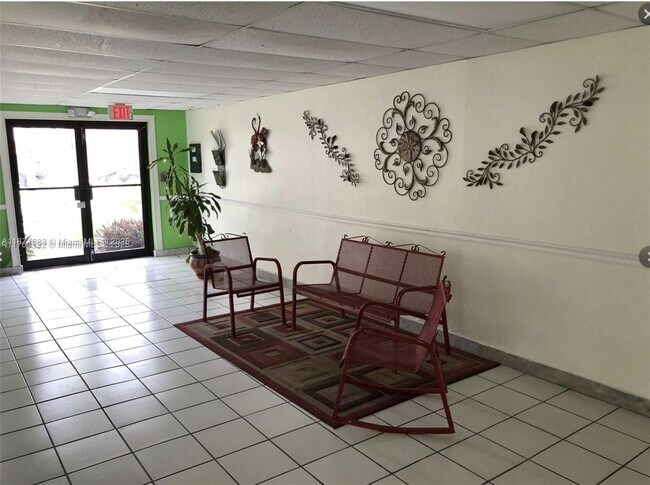 Building Photo - 3582 NE 171 St