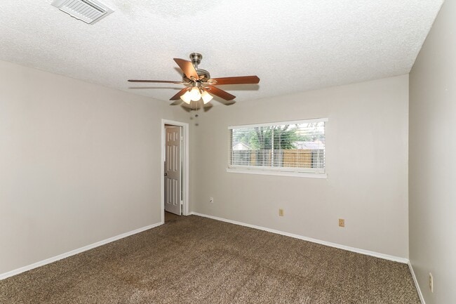 Building Photo - 515 Land Grant Dr