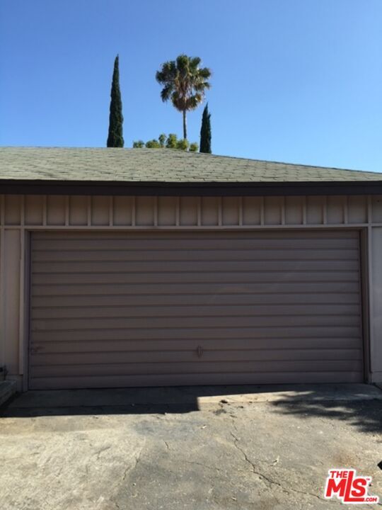 Building Photo - 9120 Amboy Ave