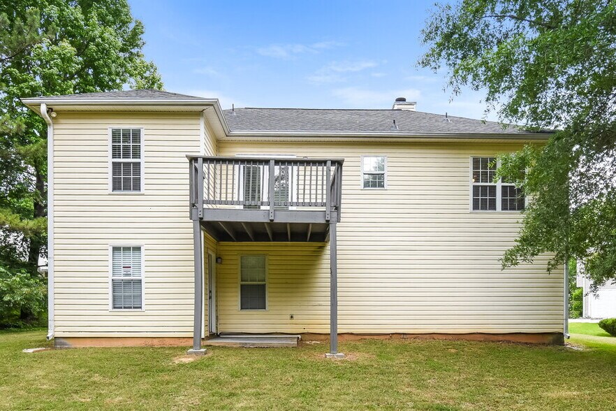 Building Photo - 23 Dewey Dr