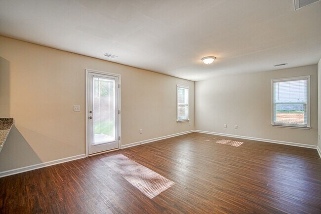 Building Photo - 580 Millsgate Cir