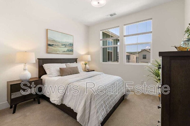 Building Photo - 2428 Periwinkle Pl