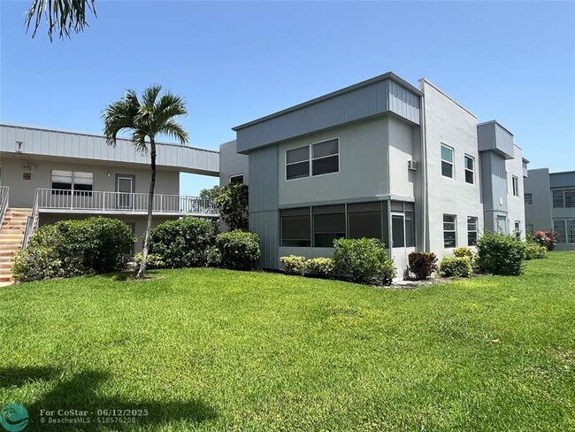 Building Photo - 302 Flanders Dr