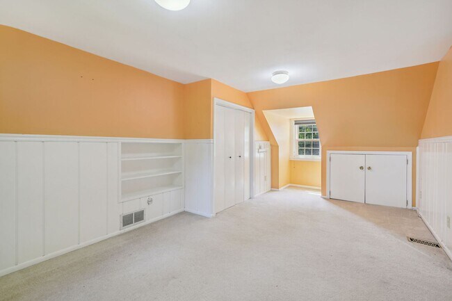Building Photo - Spacious 4BR Cape Cod in Prime Bethesda Location - AVAILABLE NOW!
