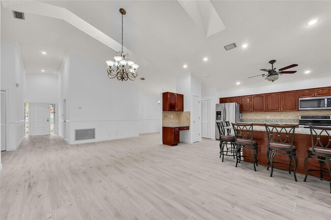 Building Photo - 7619 Silver Woods Ct