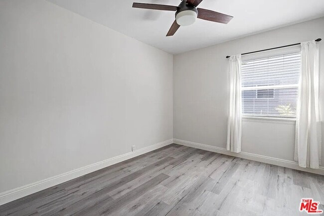 Building Photo - 908 Venezia Ave