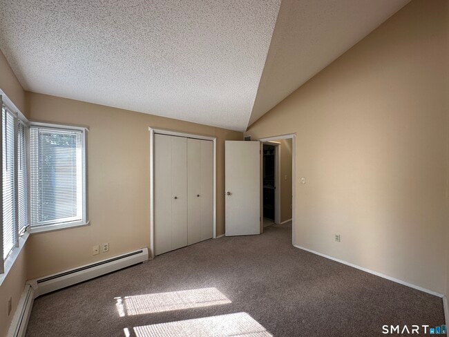 Building Photo - 7 Staunton Ct
