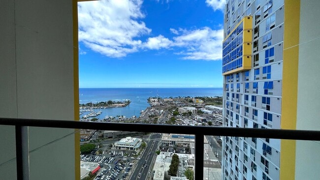 Building Photo - Unbeatable location in Kakaako/Ward Village areas -  2 Bed 2 Bath 1 Parking