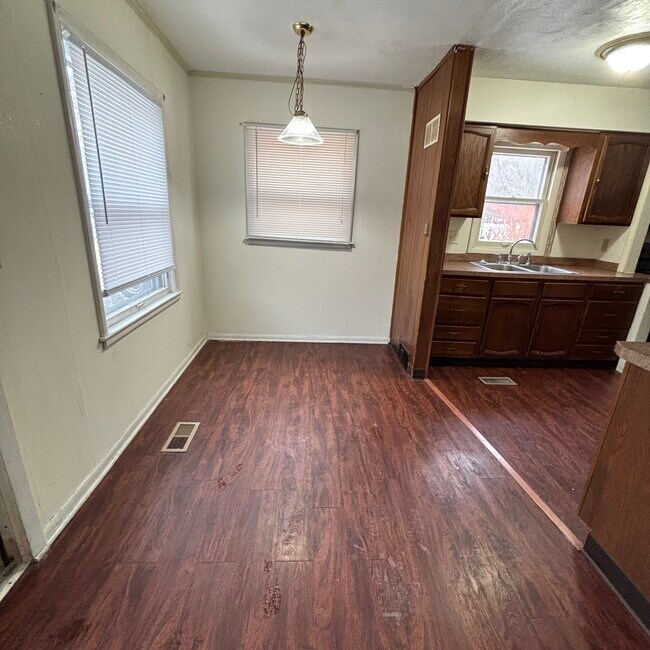 Building Photo - 6321 Cooper Rd