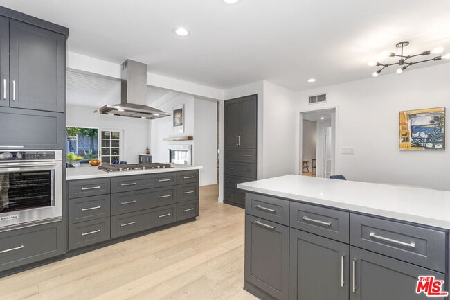 Building Photo - 23826 Burbank Blvd