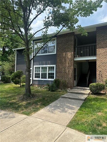 Building Photo - 82 Pennsylvania Way
