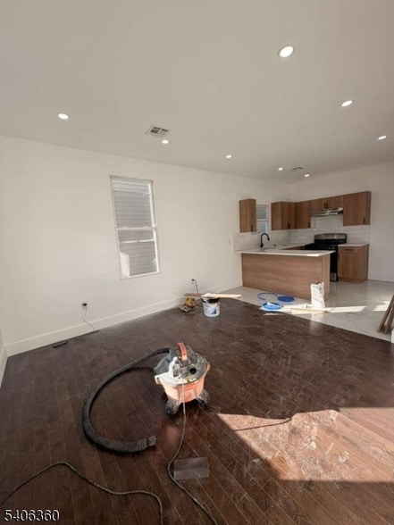 Building Photo - 69 Brookdale Ave