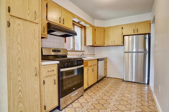 Building Photo - 97 Sanford Pl