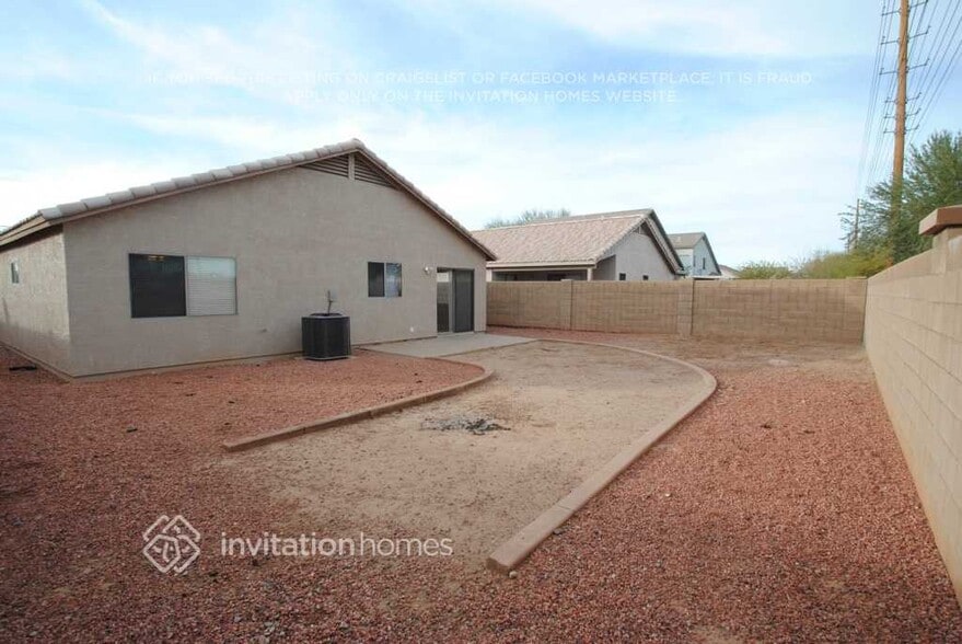 Building Photo - 15659 N Gil Balcome Ct