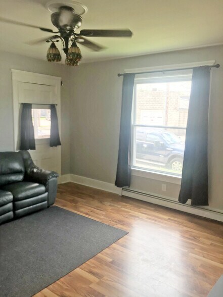 Building Photo - 258 Lee St