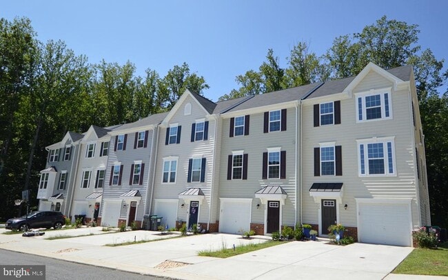 Building Photo - 528 Landing Dr