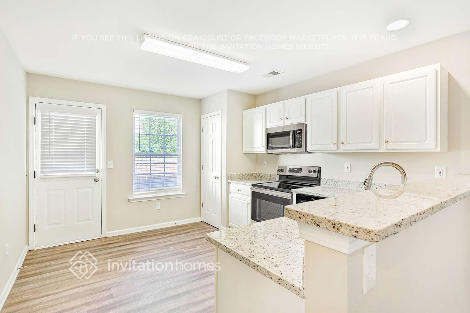 Building Photo - 433 Kara Ln