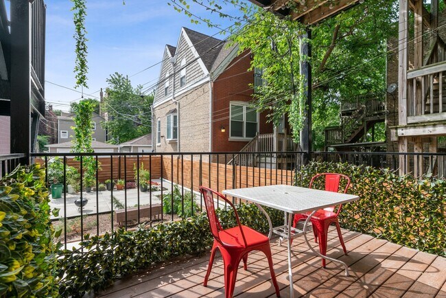 Building Photo - 1402 N Campbell Ave