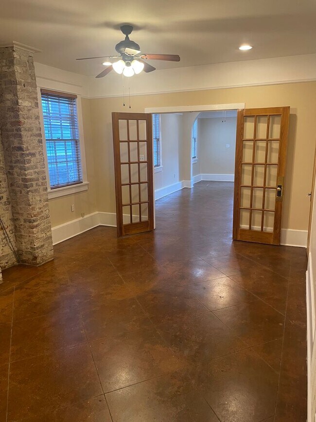 Building Photo - 2BD/1BA Shotgun in MidCity
