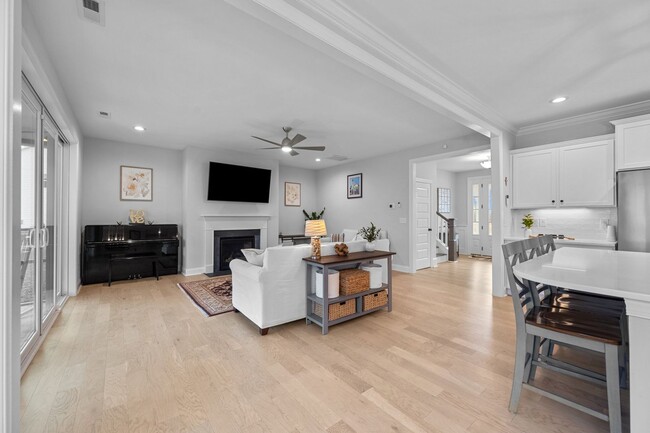 Building Photo - Exquisite 4 Bedroom/4 bath home in the Wyn...