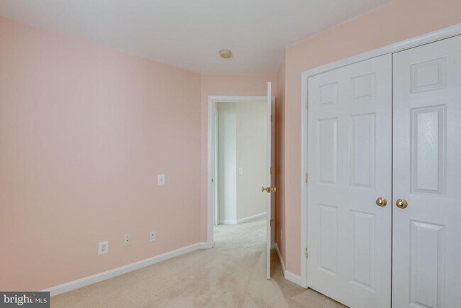 Building Photo - 43794 Virginia Manor Terrace
