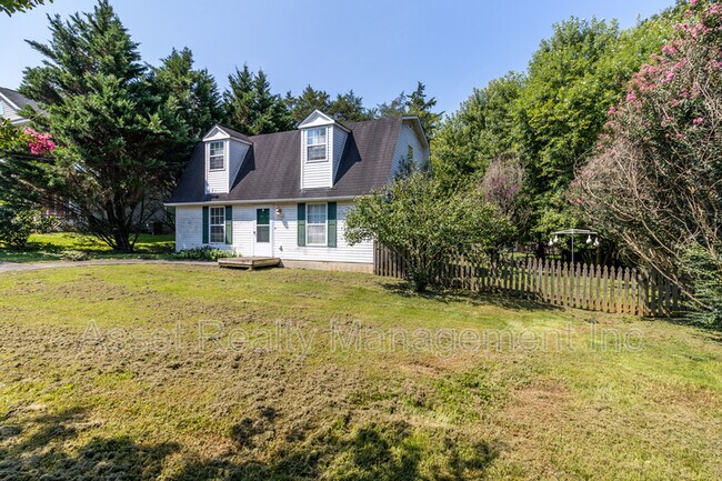 Building Photo - 7005 Buddy J Ln