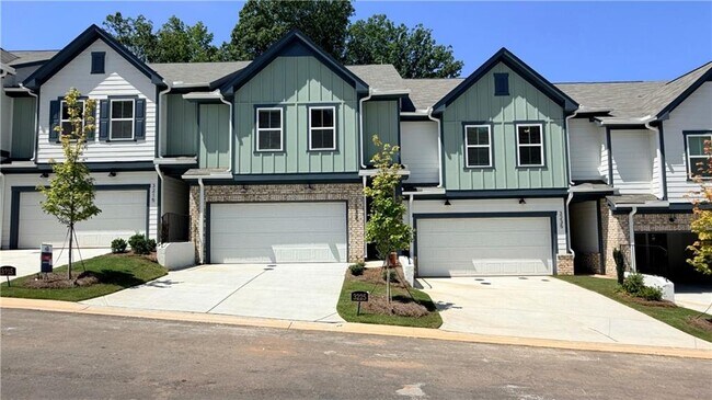 Building Photo - 3235 Cherry Dr